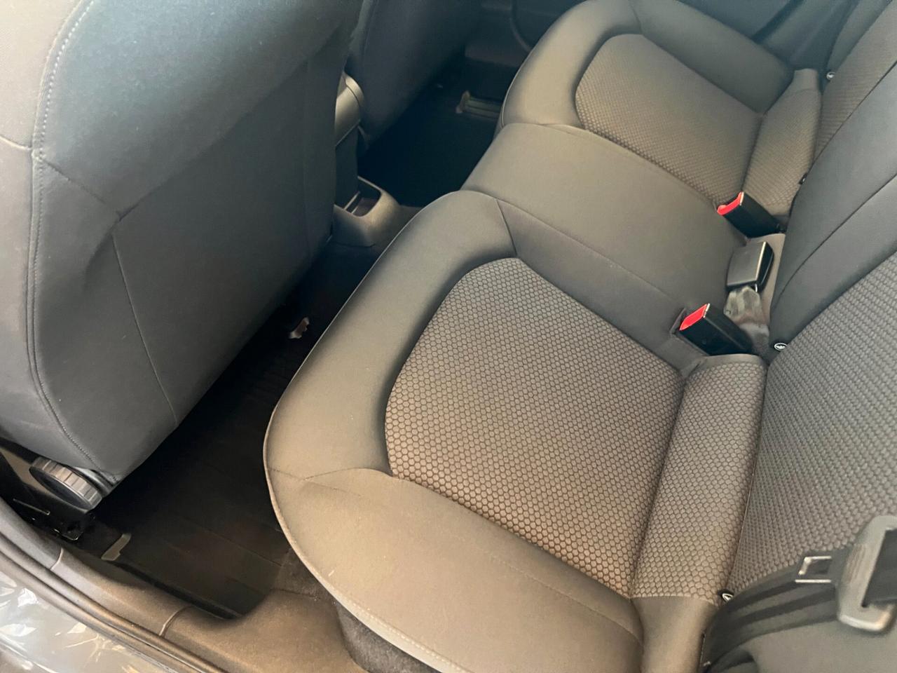 Audi A1 SPB 1.0 TFSI s-line esterno ok neopatentati taglindata