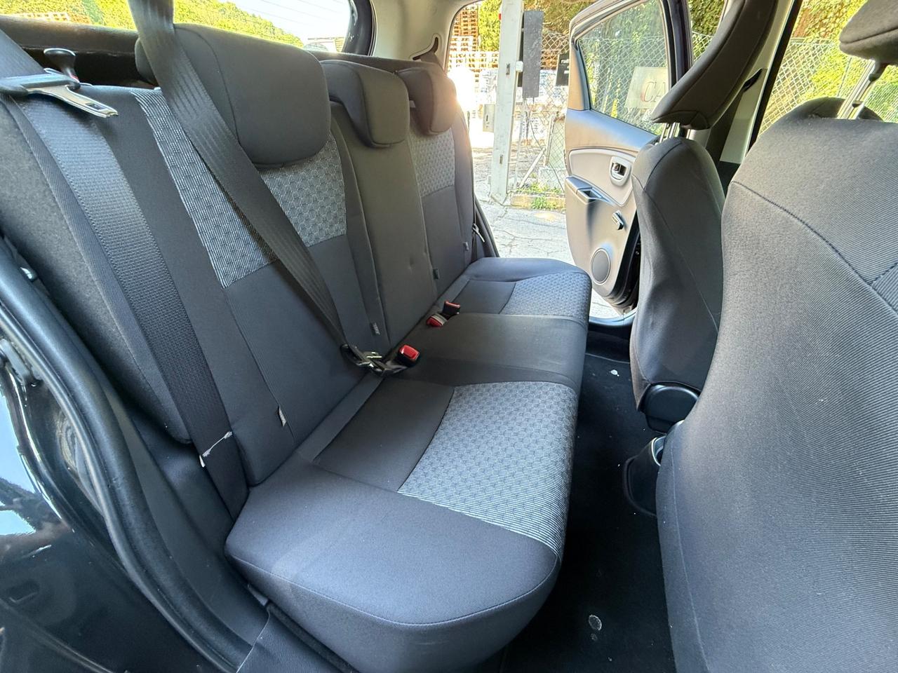 Toyota Yaris 1.0 5 porte NEOPATENTATI