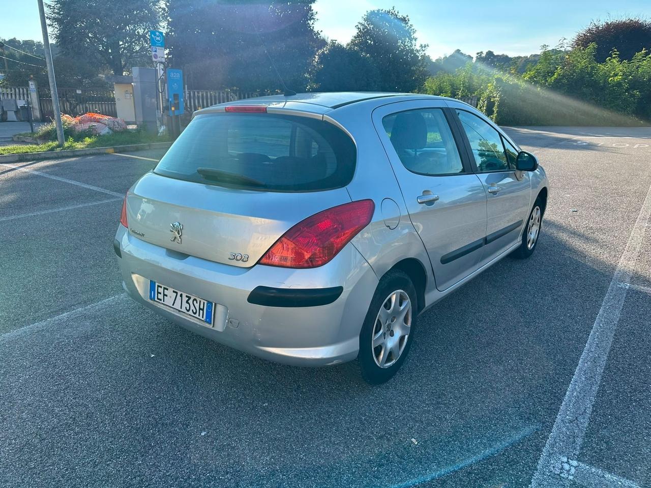 Peugeot 308 1.6 hdi 112CV 6 marce
