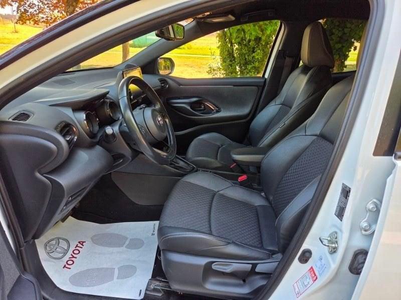 Toyota Yaris 4ª serie 1.5 Hybrid 5 porte Style