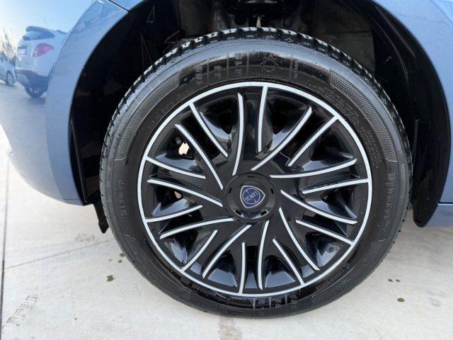 LANCIA Ypsilon Hybrid GOLD AZIENDALE