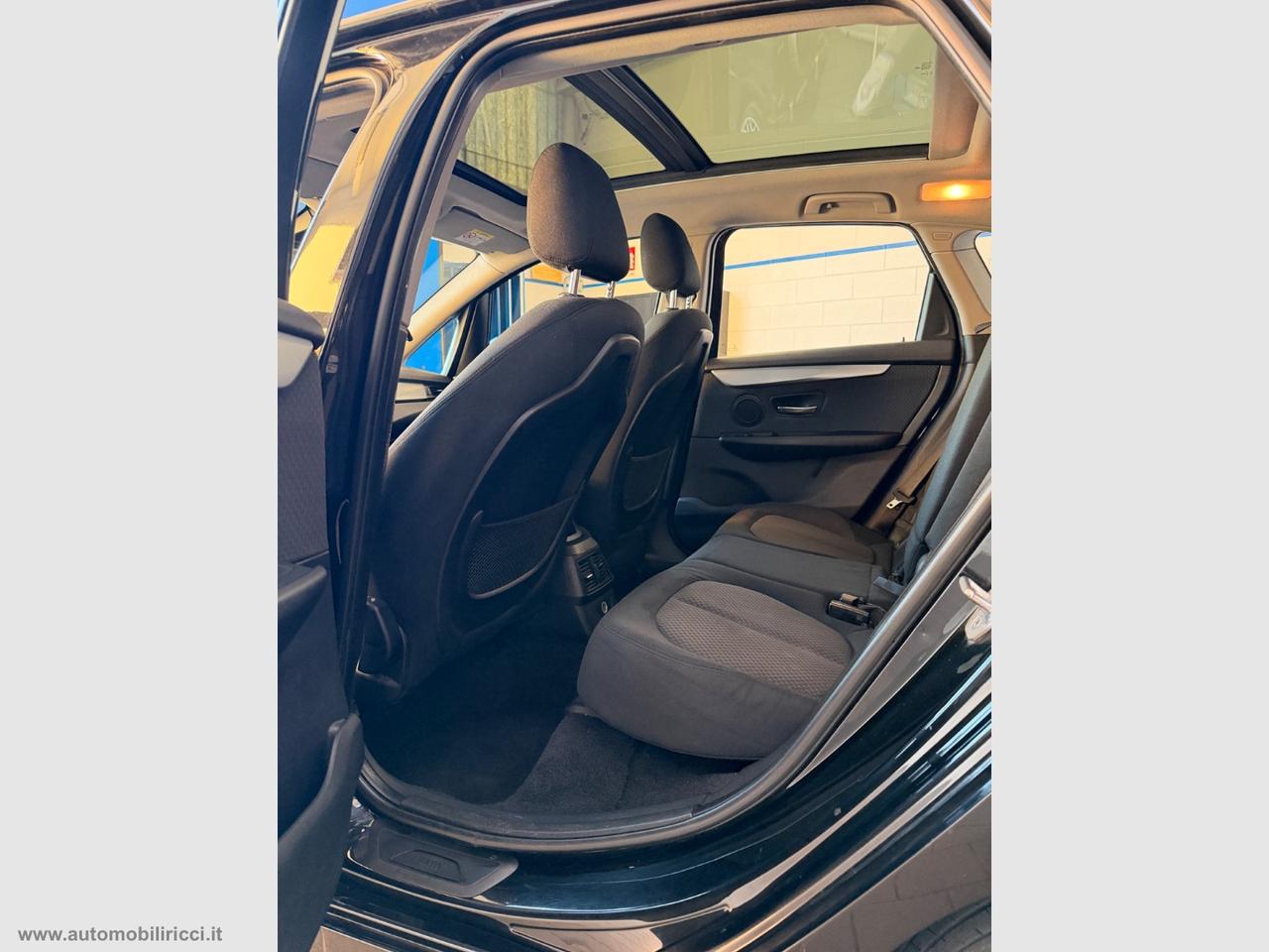 BMW 218d Active Tourer Advantage
