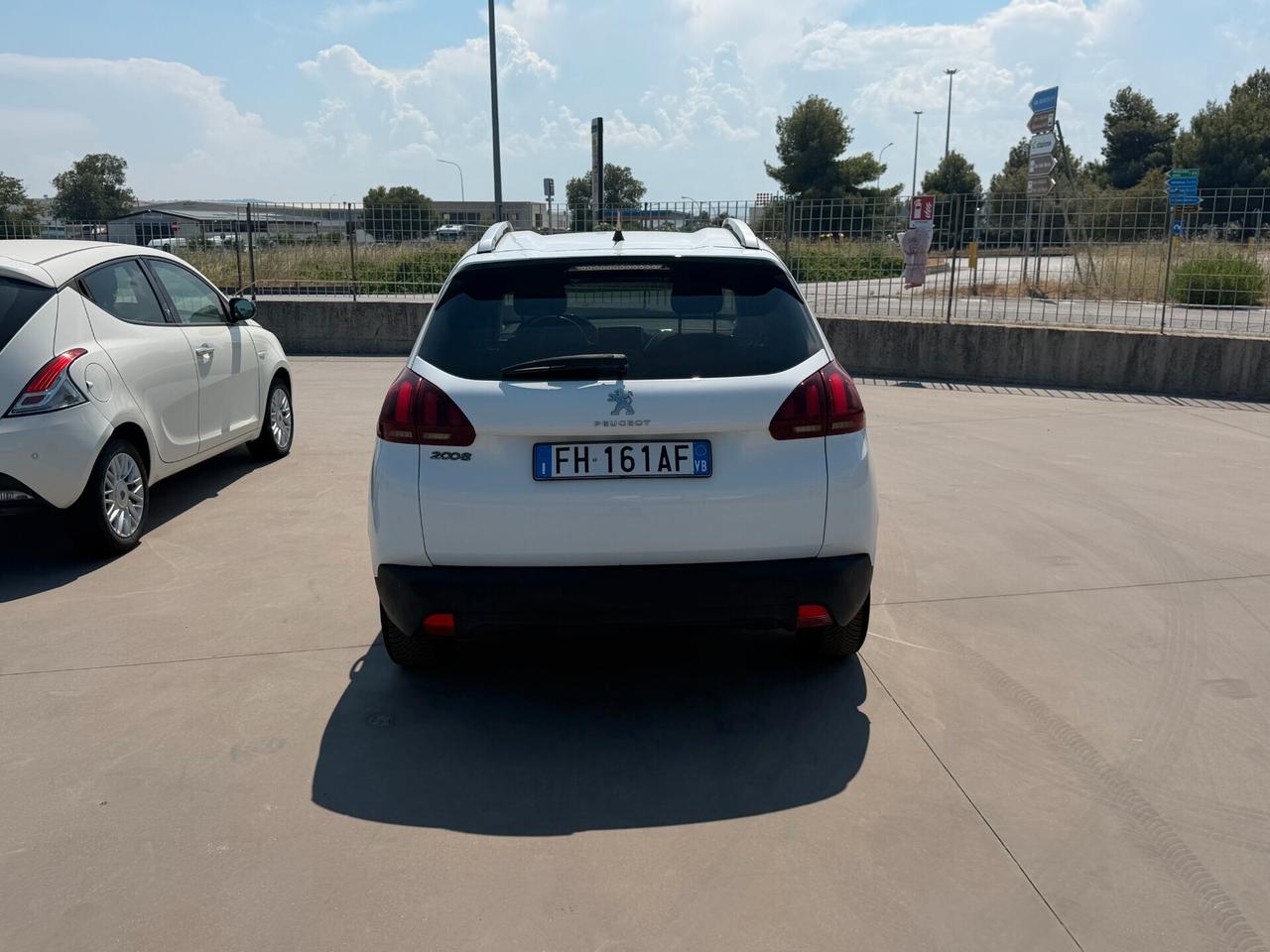 Peugeot 2008 BlueHDi 100 Allure