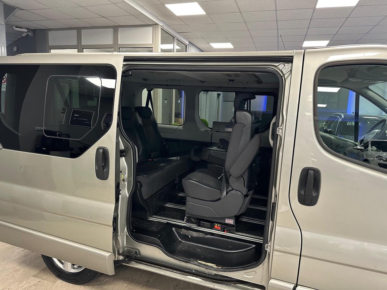 Renault Trafic T29 2.5 dCi/150 PL-TN Passenger Comfort DPF