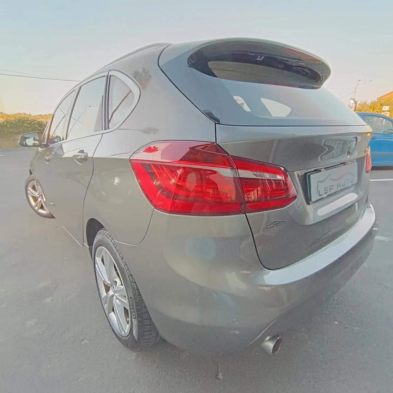 Bmw 2er Active Tourer 218d LUXURY