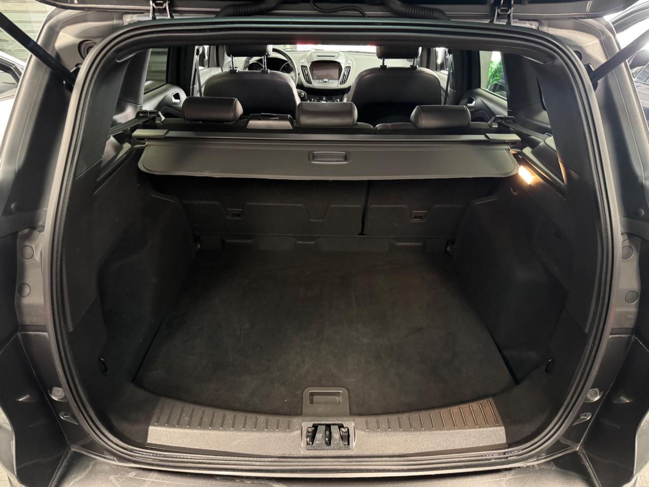 Ford Kuga 1.5 TDCI 120 CV S&S 2WD ST-Line