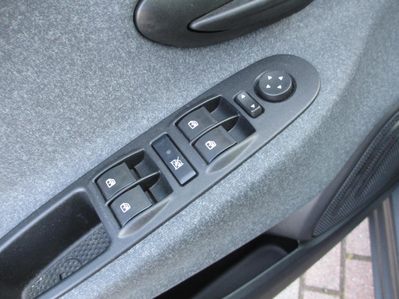 Lancia Ypsilon 1.0 Hybrid Silver Plus - Ok Neopat./Bluetooth