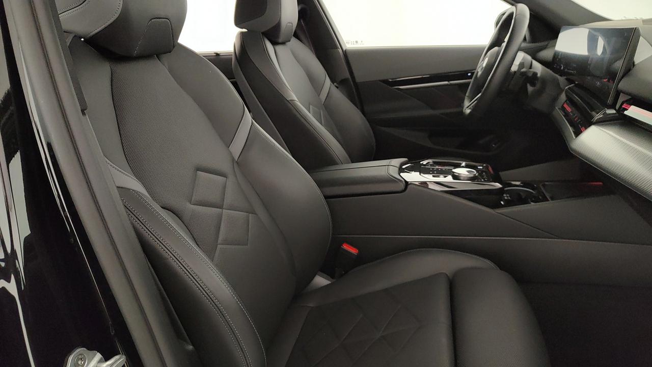 BMW Serie 5 G60 Berlina - 520d 48V xdrive MSport Pro auto