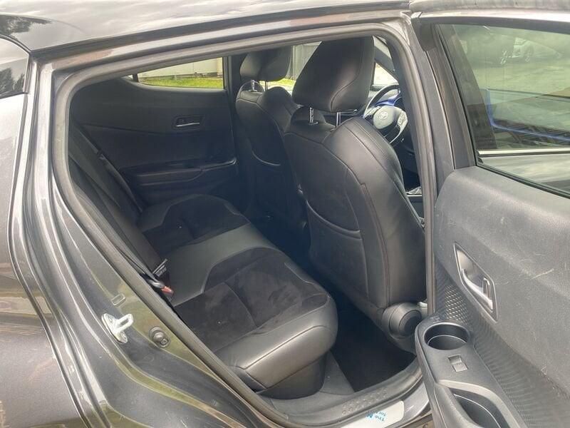Toyota C-HR 2.0 Hybrid E-CVT Style IVA ESPOSTA
