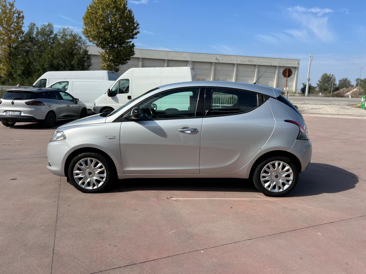 Lancia Ypsilon 1.3 MJT 16V 95 CV 5 porte S&S Silver