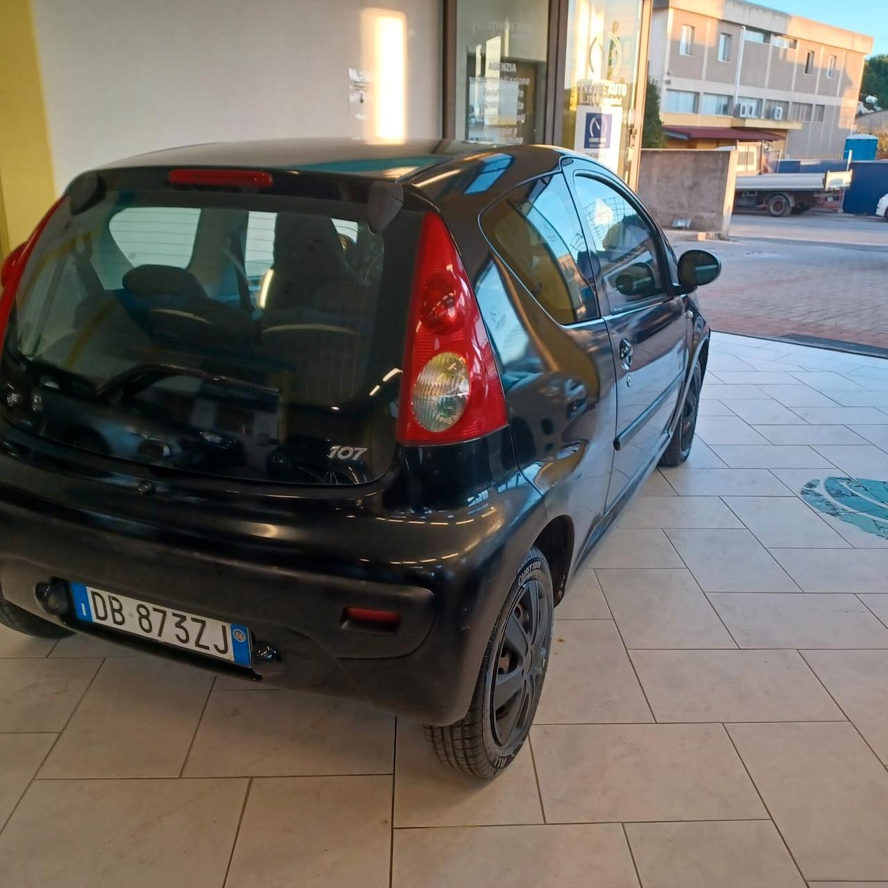 ECONOMICA PEUGEOT 107 1.0 NEOPATENTATI