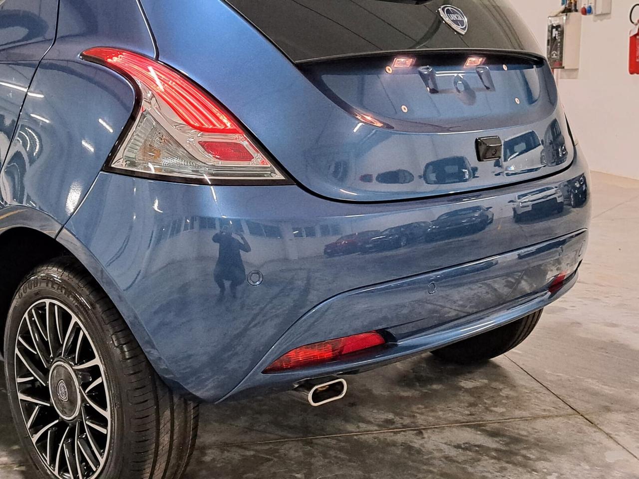 Lancia Ypsilon 1.0 FireFly Hybrid Platino MY'24 Km. 0 (GT621KA)