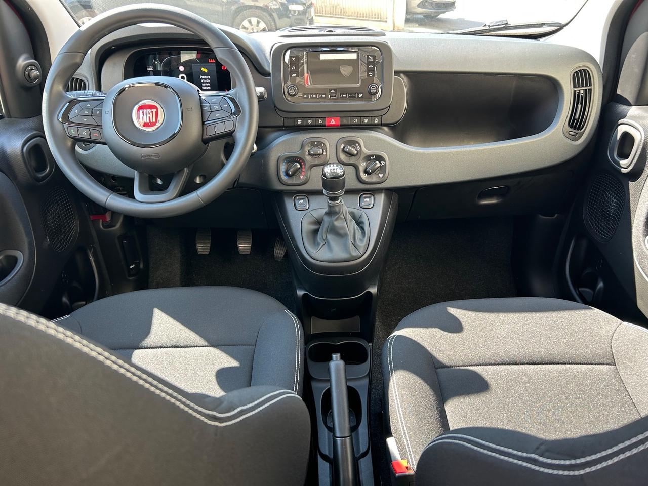 Fiat Panda 1.0 FireFly S&S Hybrid Pandina Icon RED