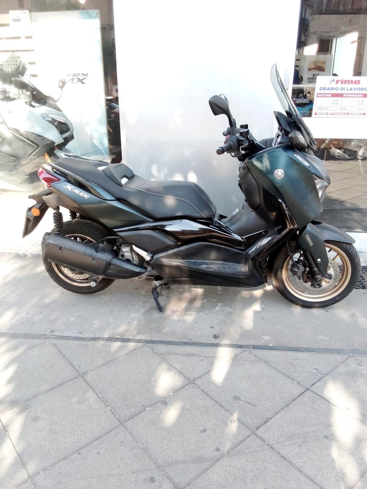 Yamaha X-Max 300 TECH