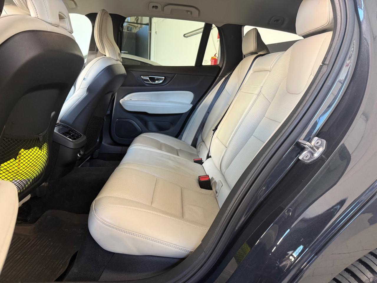 Volvo V60 D4 Geartronic R-design