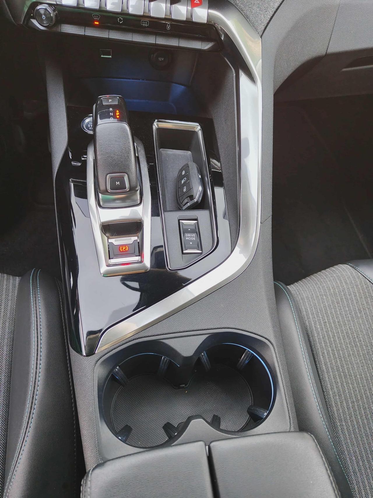 Peugeot 3008 BlueHDi 130 S&S EAT8 Allure Pack . 2021