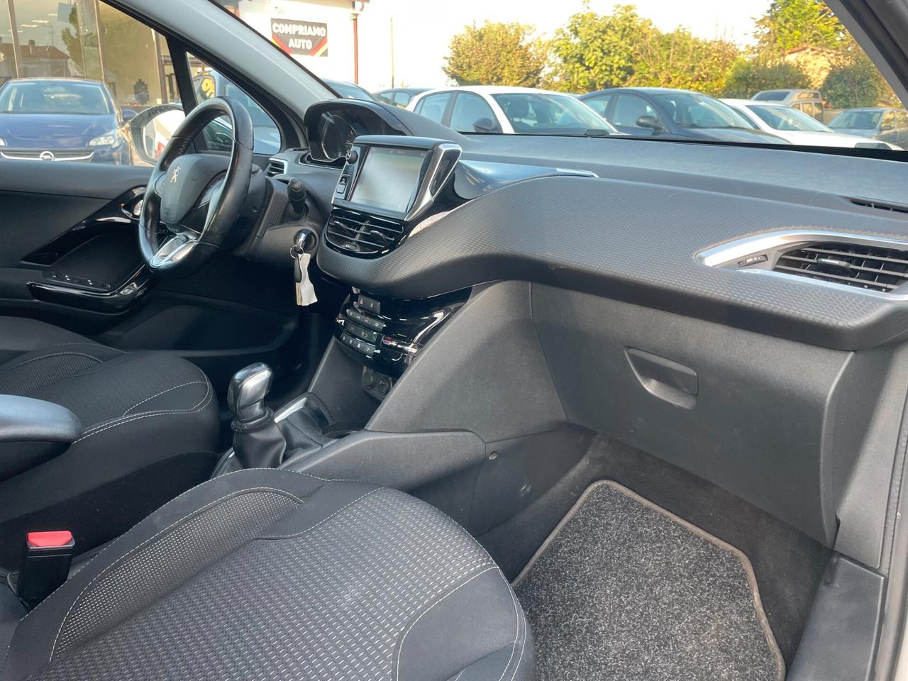 Peugeot 208 PureTech 82 5 porte Allure X NEOPATENTATI