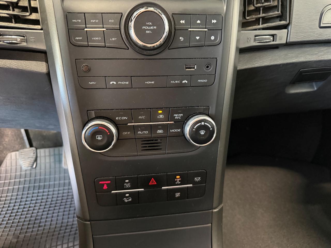 Mahindra XUV500 2.2 16V FWD W10