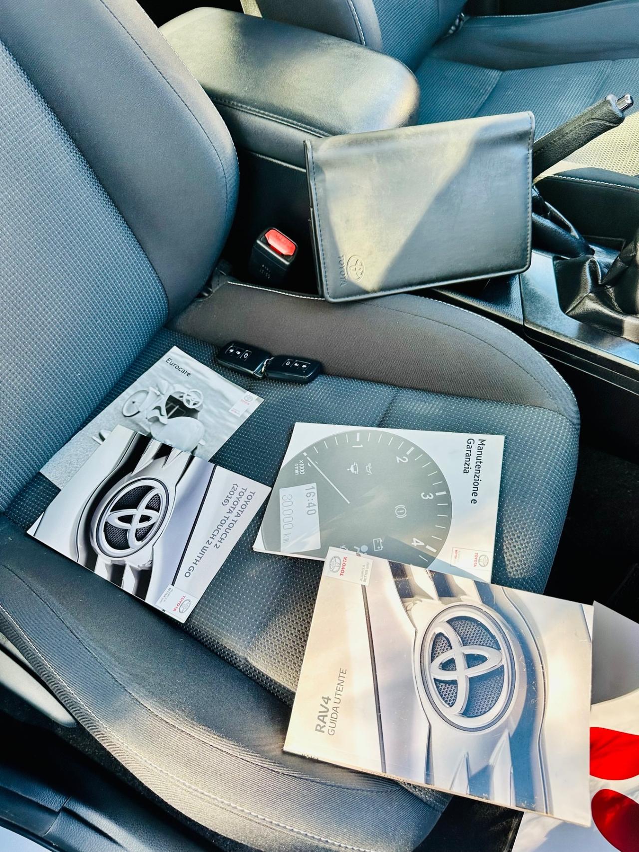 Toyota RAV 4 2016 2.0 D-4D km 130,000 ok neopatentati ! ! !