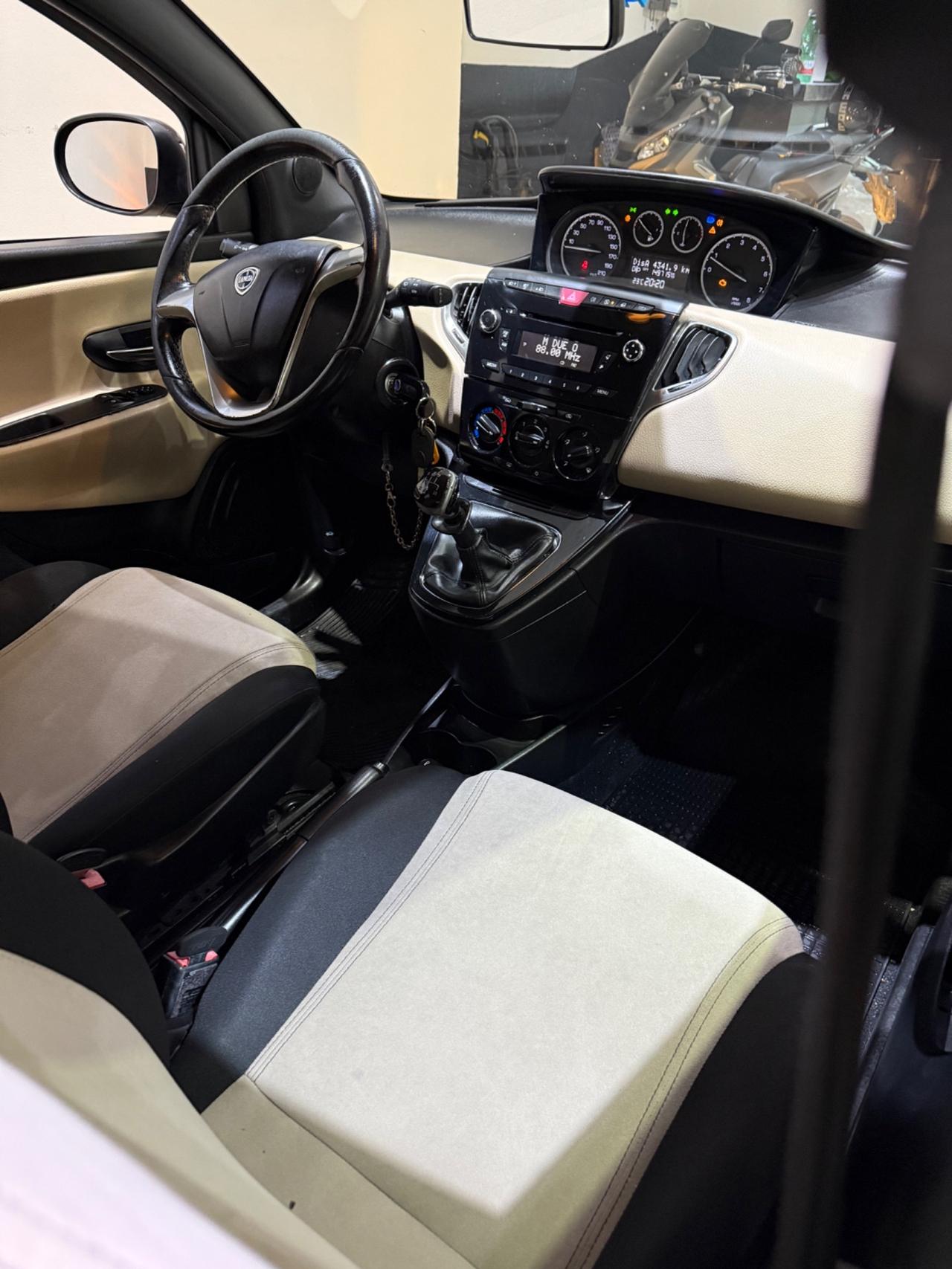 Lancia Ypsilon 1.2 69 CV 5 porte GPL Ecochic Gold