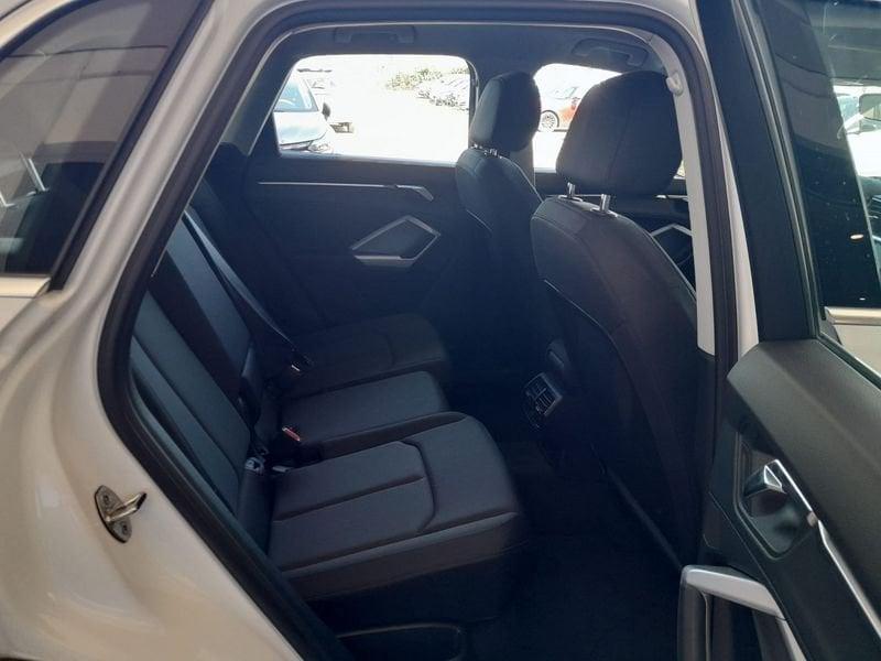 Audi Q3 35 2.0 tdi Business Advanced s-tronic