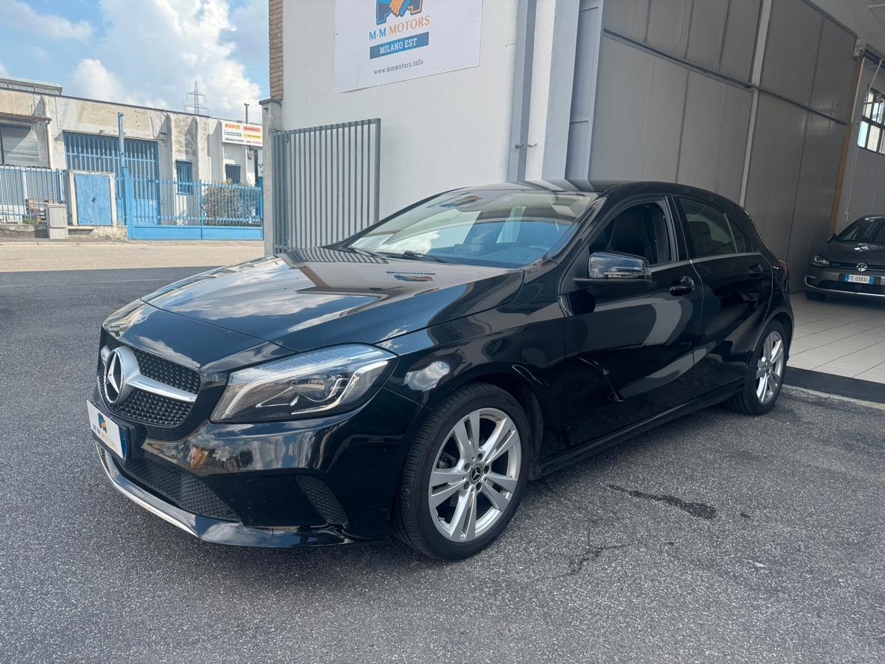 MERCEDES-BENZ A 180 d Automatic Business