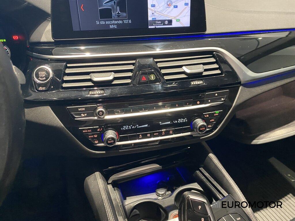 BMW Serie 5 Touring 520 d Luxury Steptronic