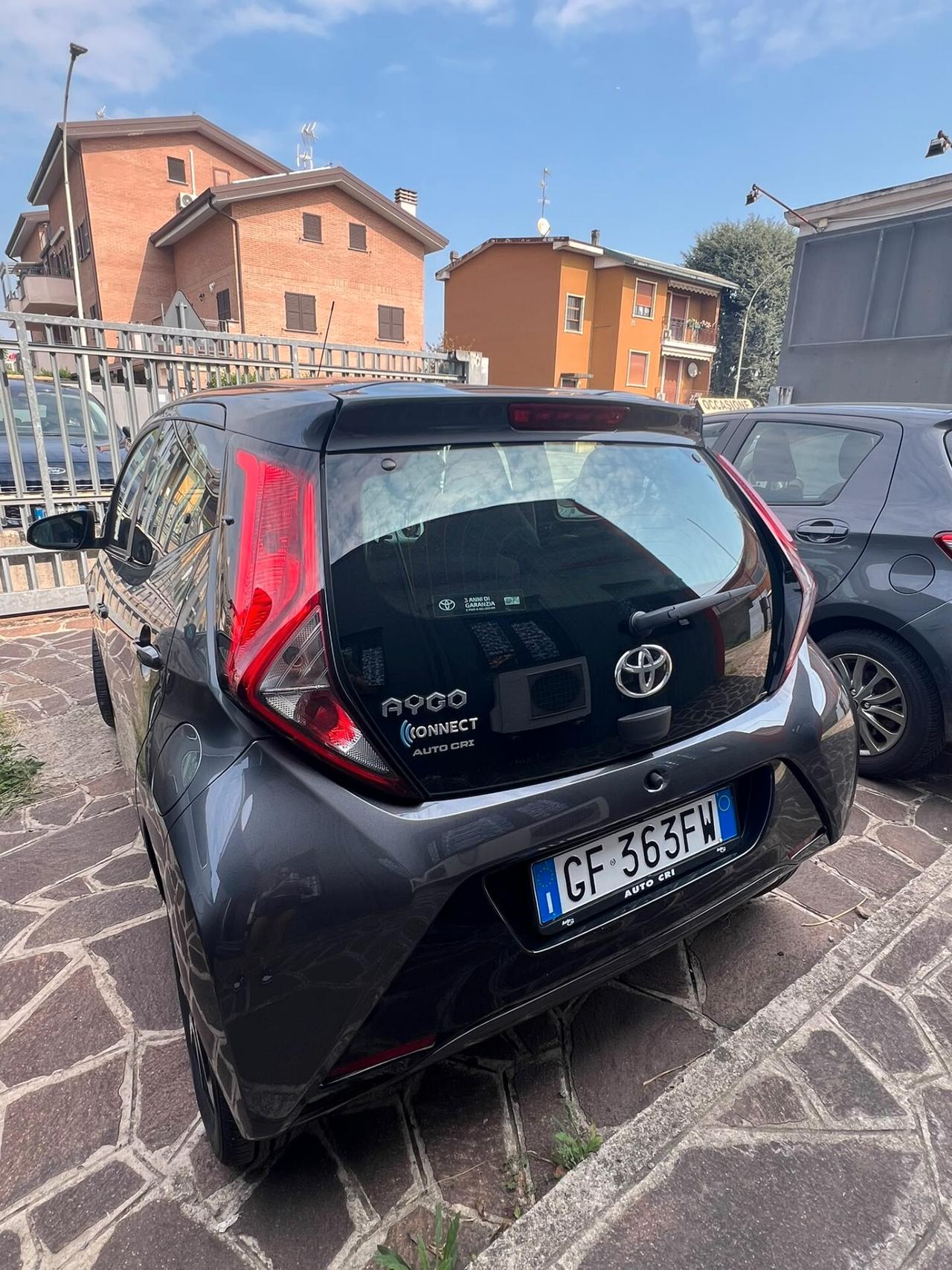 Toyota Aygo Connect 1.0 VVT-i 72 CV 5 porte x-play