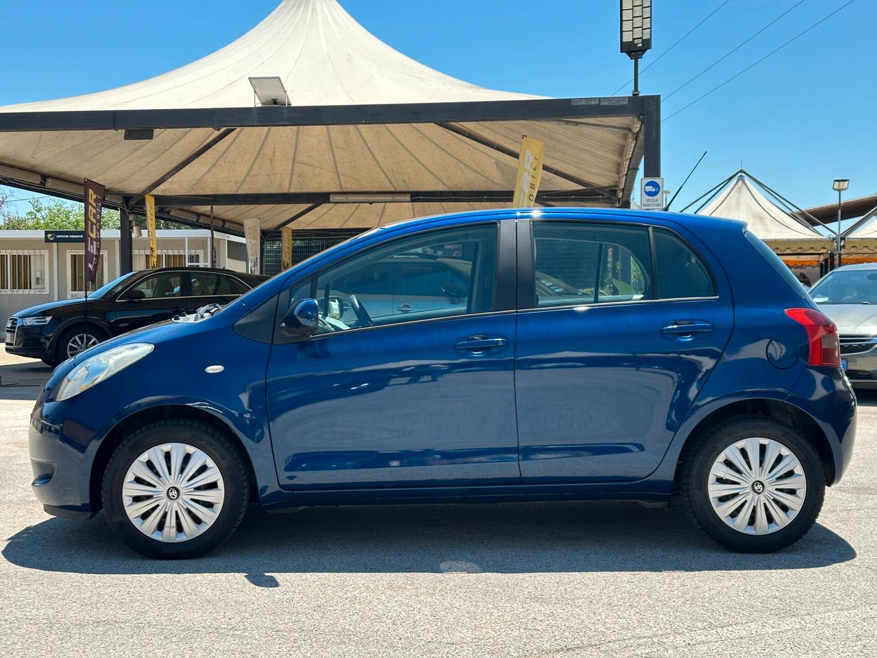 TOYOTA Yaris 1.0 5 porte Navi