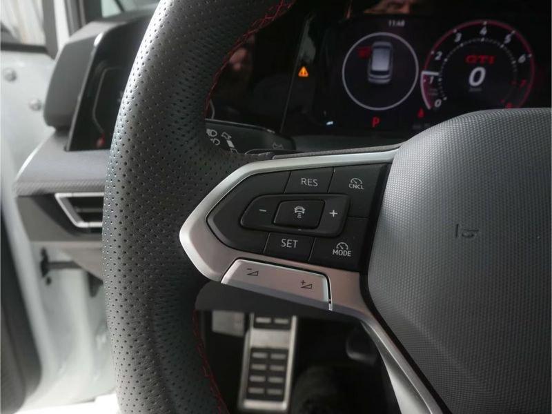 Volkswagen Golf 2.0 TSI GTI DSG Black Style LED 18" Camera