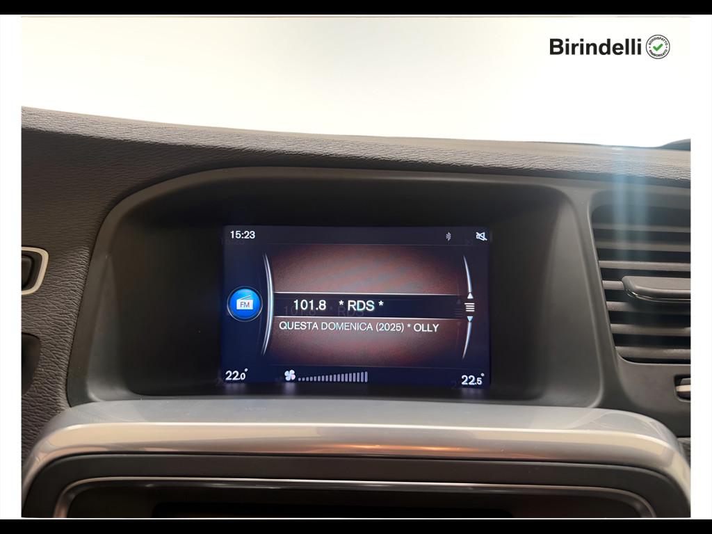 VOLVO V60 CC (2015-2018) - V60 Cross Country D3 Geartronic Business