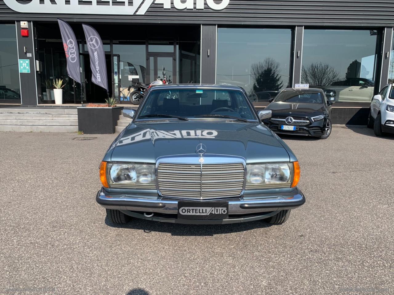 MERCEDES-BENZ 230 C AUTOMATICA DA COLLEZIONE