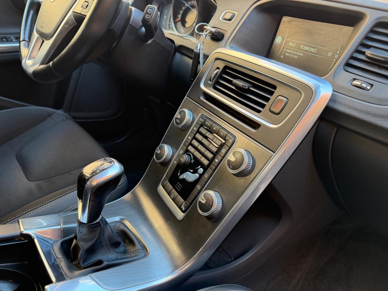 Volvo V60 D4 R-design Momentum