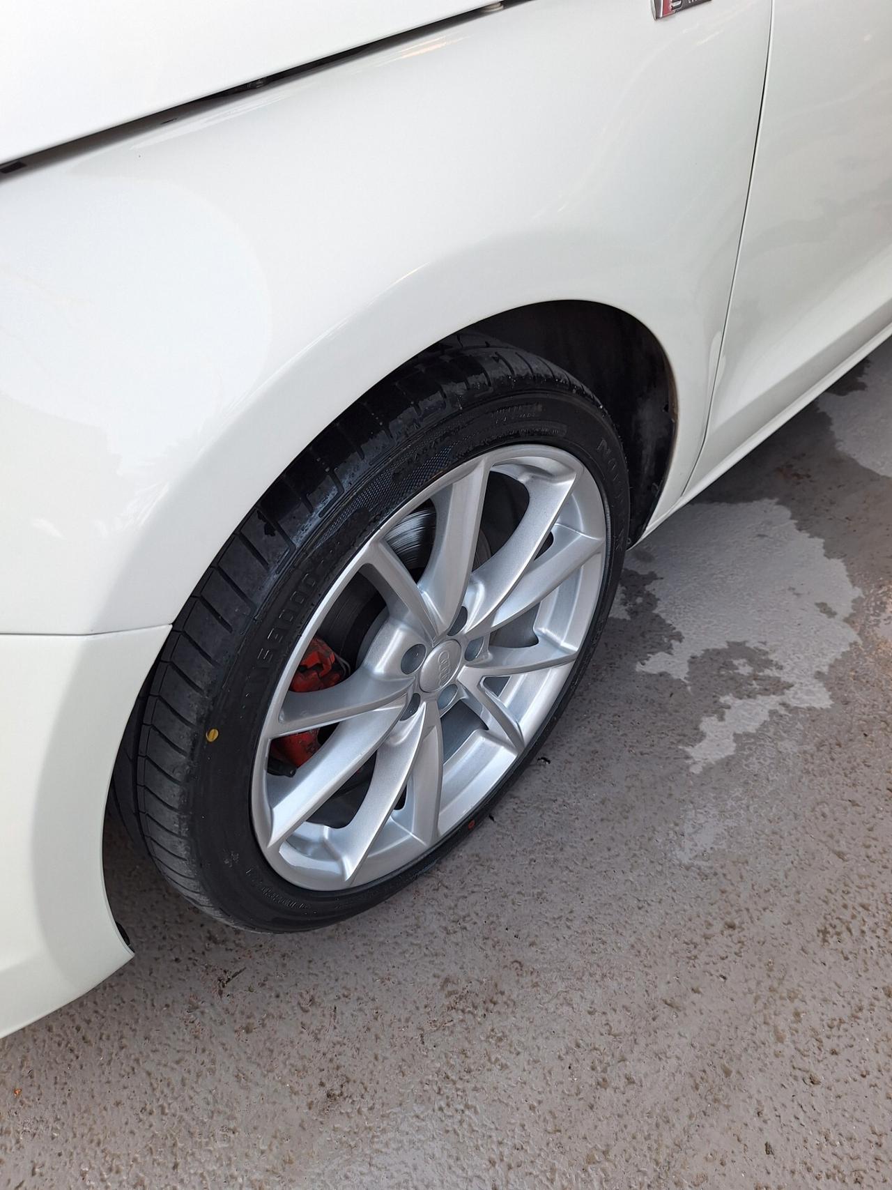 Audi A1 1.6 TDI 90 cv Ambition 2012