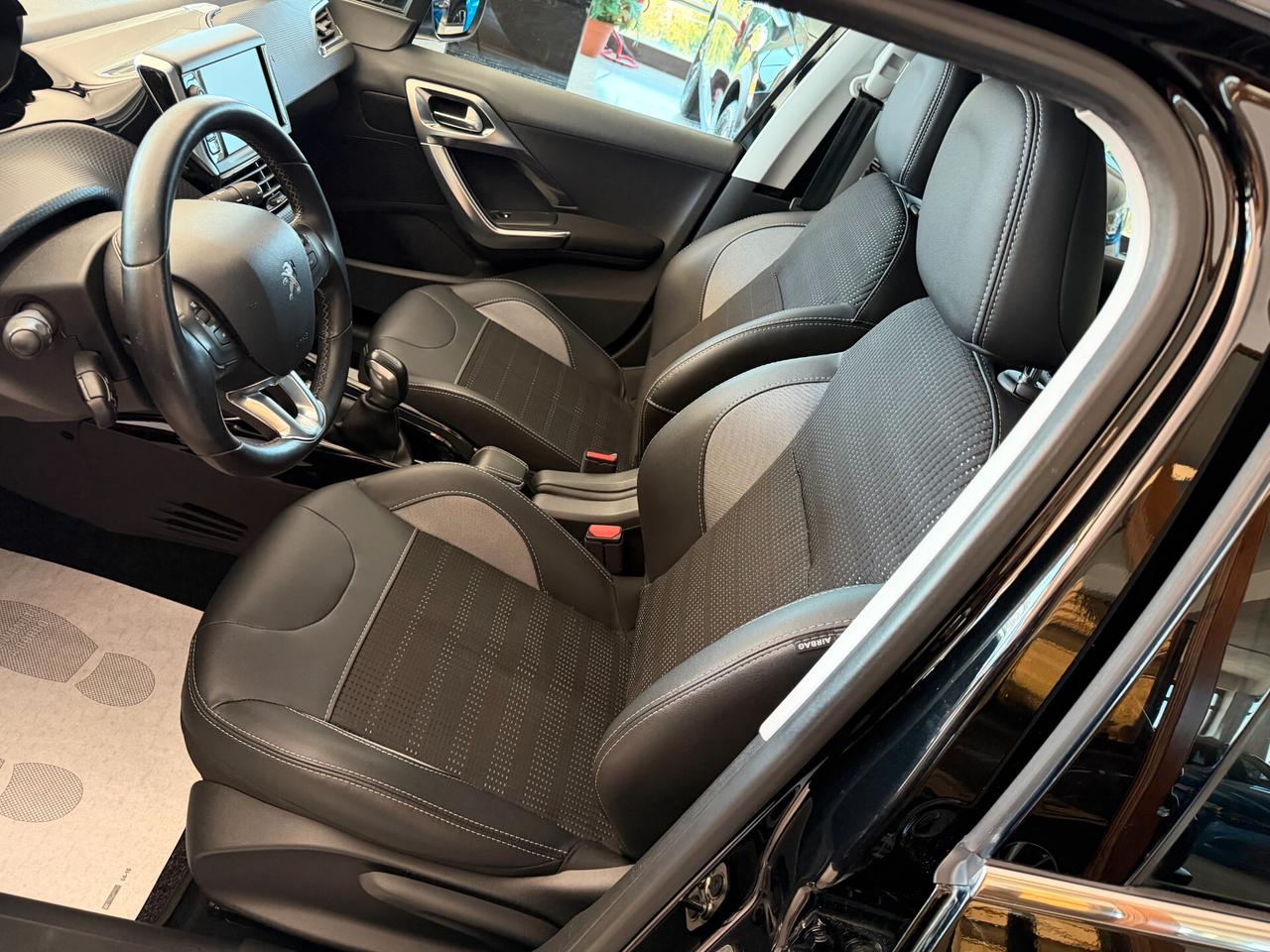 Peugeot 2008 1.6 BLUEHDI 100 cv. ALLURE
