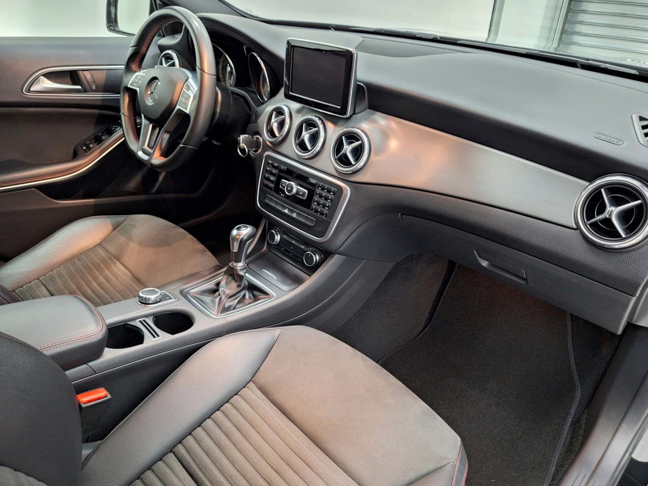 Mercedes-Benz GLA 200d 136cv Premium
