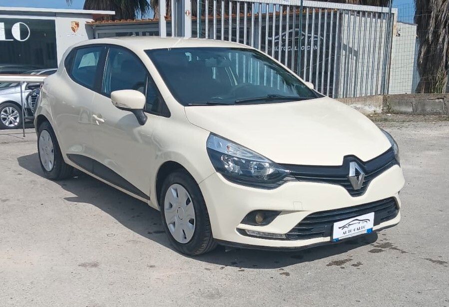 Renault Clio 2019 photo 2
