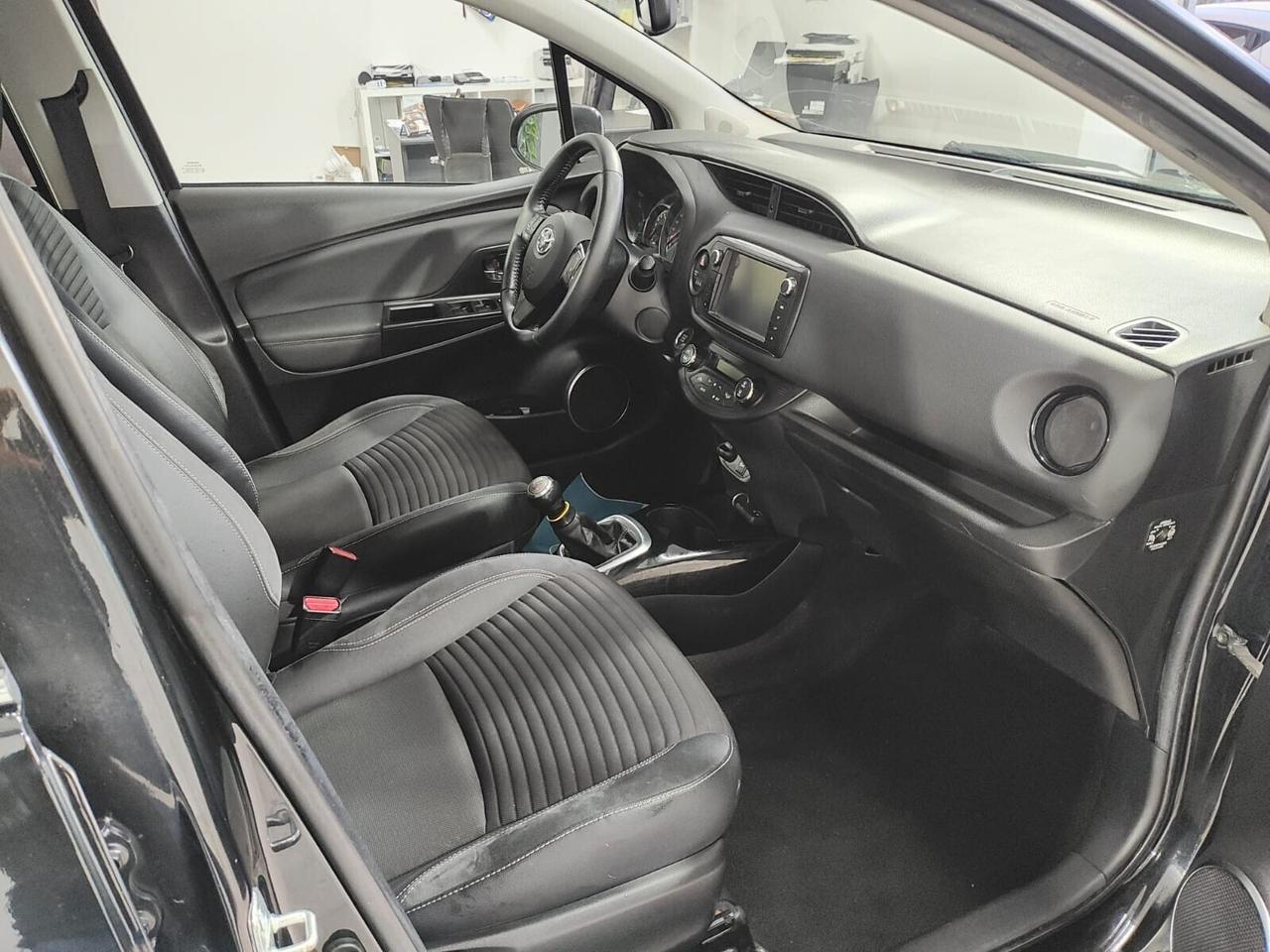 Toyota Yaris 1.0 5 porte Lounge full