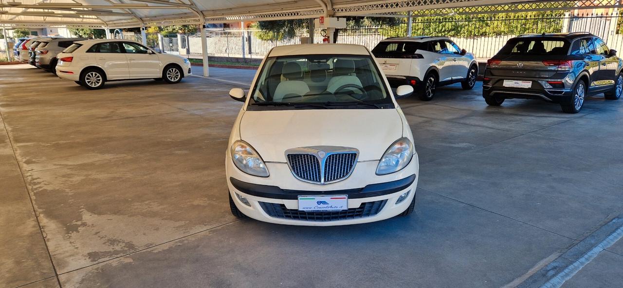 Lancia Ypsilon 1.2 Oro Plus