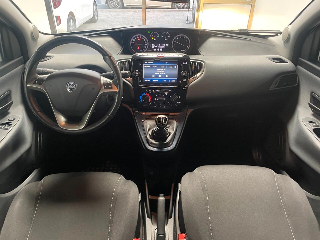 Lancia Ypsilon 1.0 FireFly 5 porte S&S Hybrid Gold