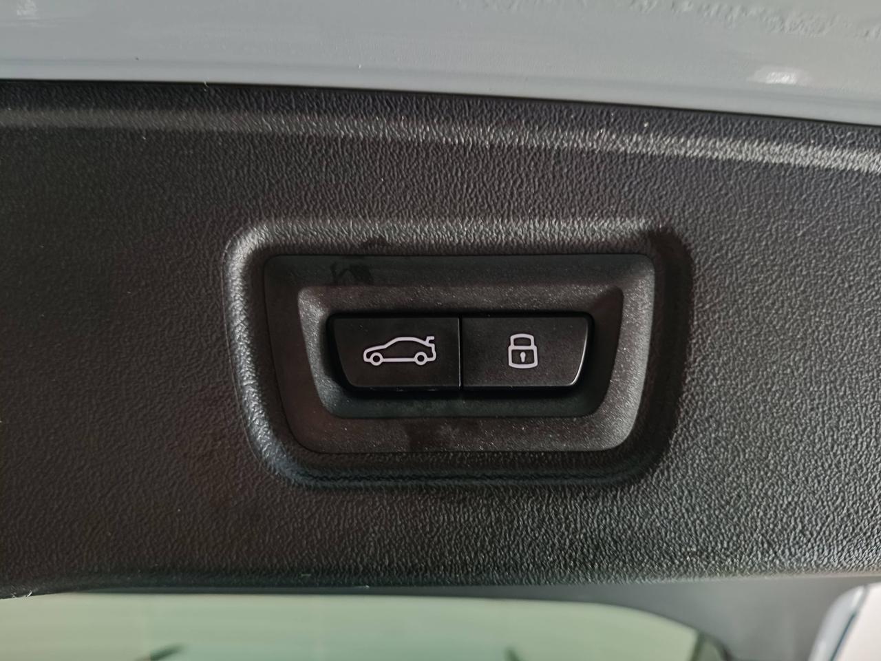 BMW Serie 5 G61 2024 Touring - 520d Touring 48V xdrive MSport Pro auto