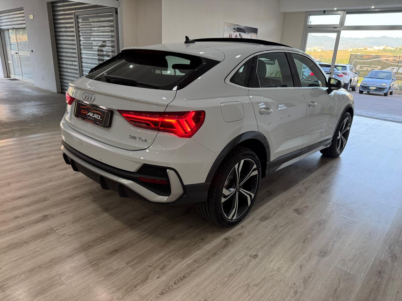 Audi Q3 35 TDI quattro S tronic line edition Tetto Apribile NUOVA DA IMMATRICOLARE