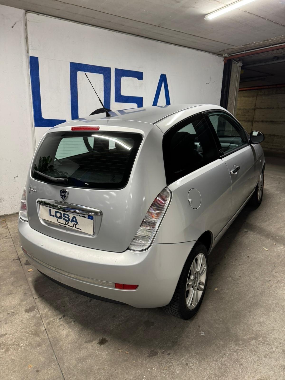 Lancia Ypsilon 1.2 69 CV Unyca EURO5