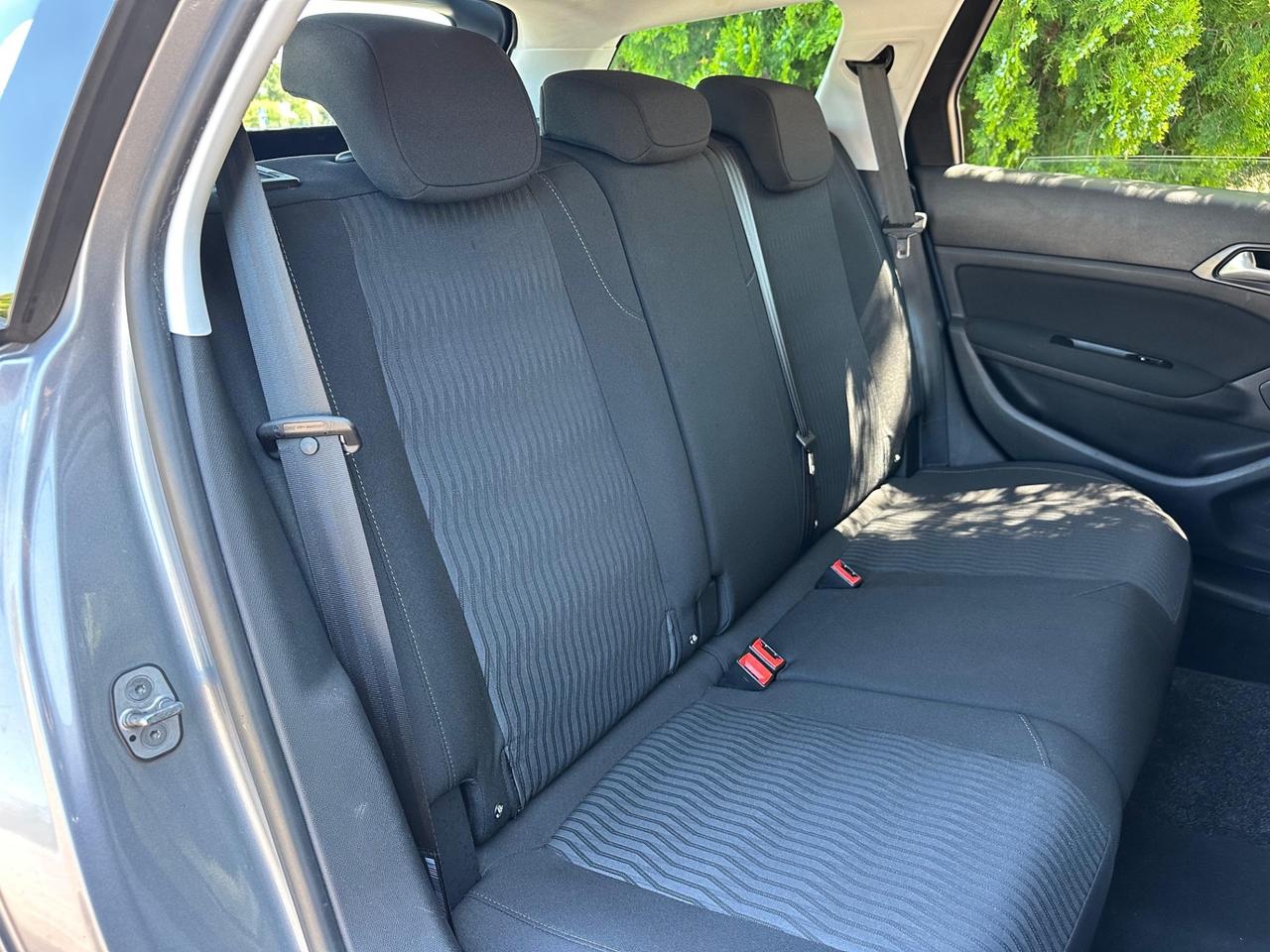 Peugeot 308 BlueHDi 120 S&S SW Allure