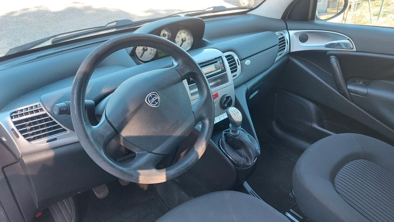 Lancia Ypsilon 1.2 Platino