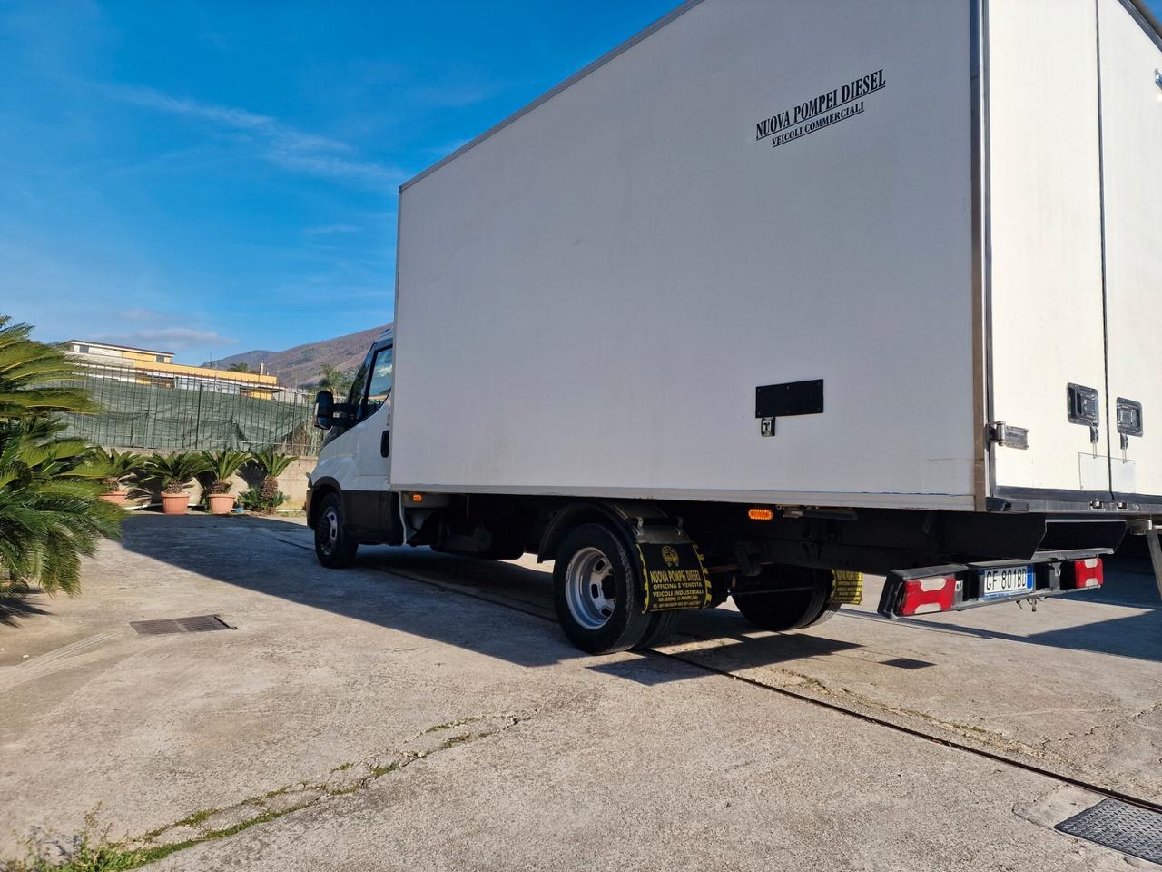 Iveco COIBENTATO SENZA FRIGO