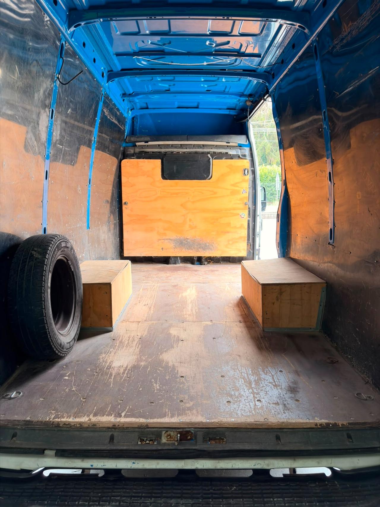 IVECO DAILY 2.3 35/E4 -2009