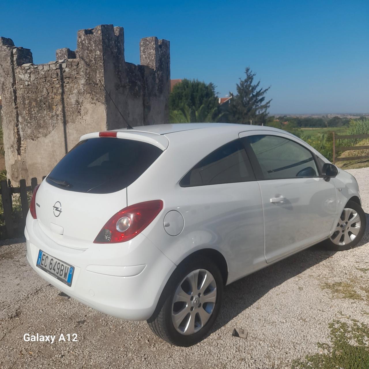 Opel Corsa 1.2 3 porte vendita o noleggio!