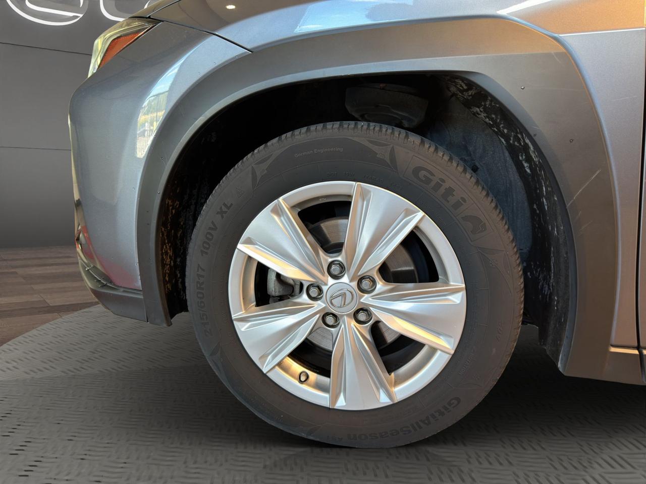 Lexus UX 250h 2.0 Business 2wd cvt