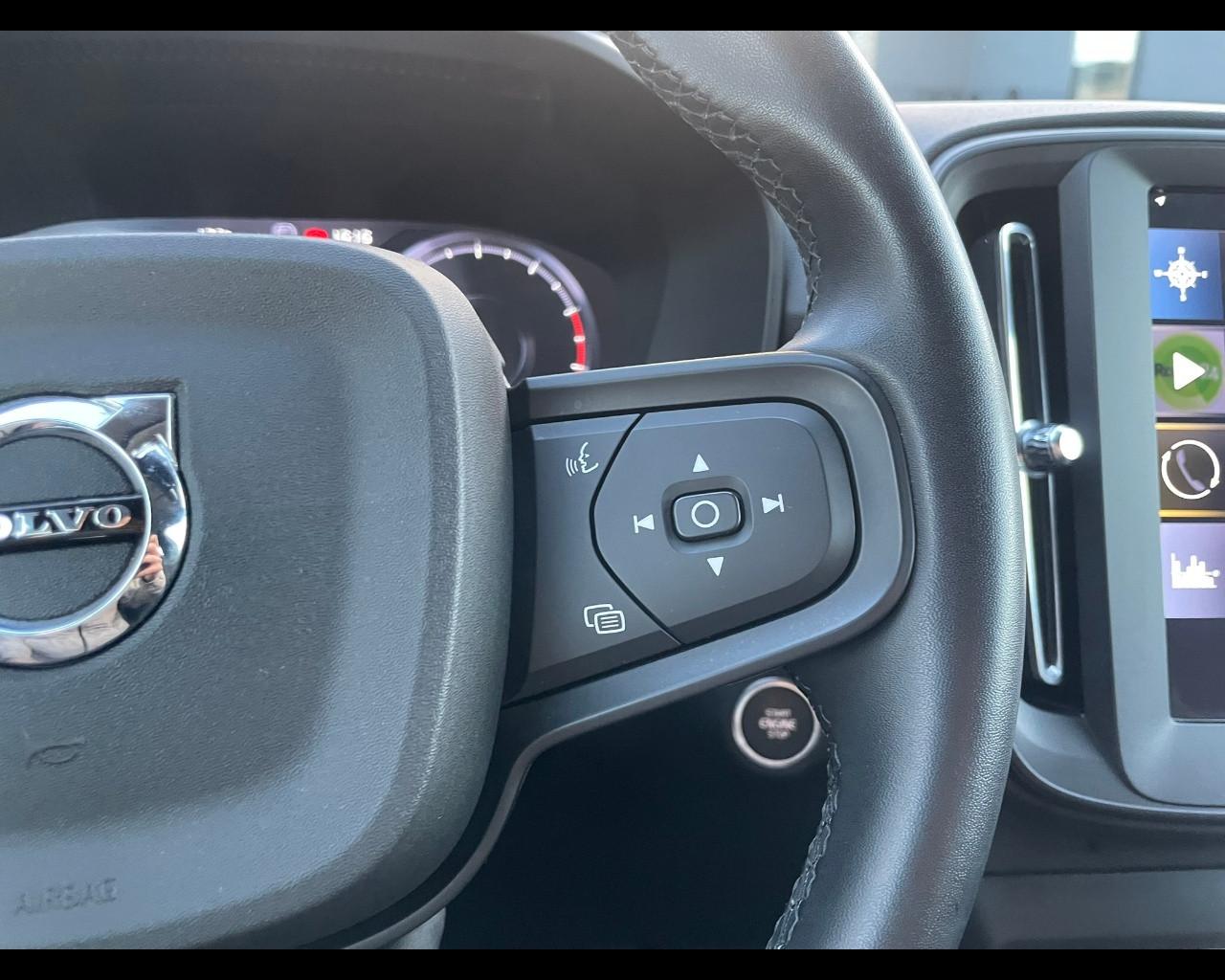 VOLVO XC40 (2017-->) - XC40 T2 automatico Essential